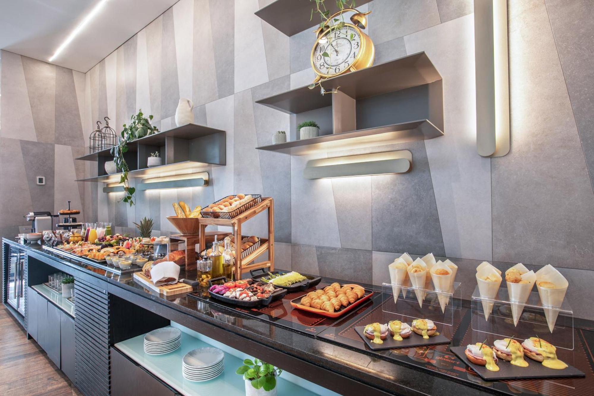 멜리아 자르징 유로파 호텔 상파울루 외부 사진 A buffet at a hotel